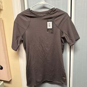 Tommie Copper Men's Short Sleeve Shoulder Support Shirt in Slate Grey